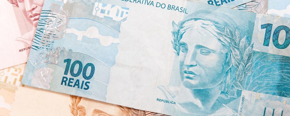 close-de-texto-na-parede_1048944-9382294